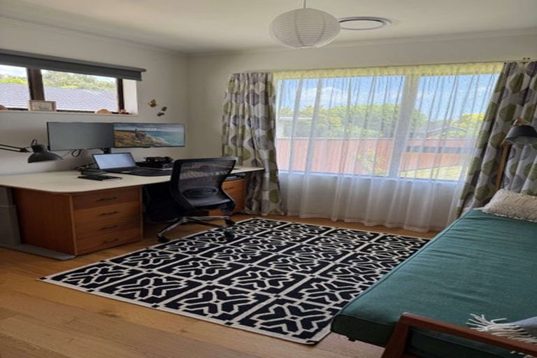 Photo of property in 7 Wakefield Grove, Waikanae, 5036