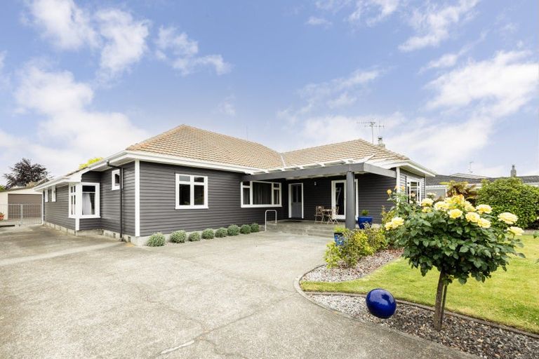 Photo of property in 52 Auckland Road, Greenmeadows, Napier, 4112
