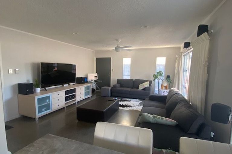 Photo of property in 1/57 Hattaway Avenue, Bucklands Beach, Auckland, 2012