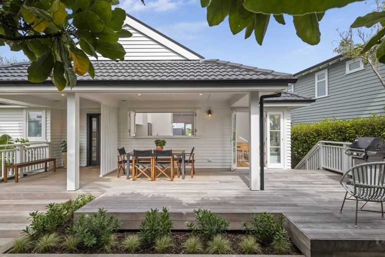 Photo of property in 18 Kitchener Road, Takapuna, Auckland, 0620