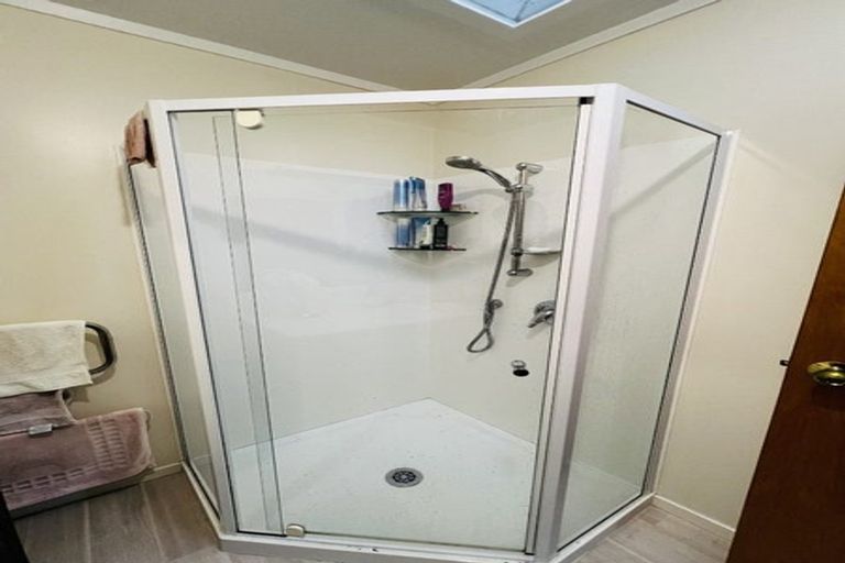 Photo of property in 3/74 West Coast Road, Glen Eden, Auckland, 0602