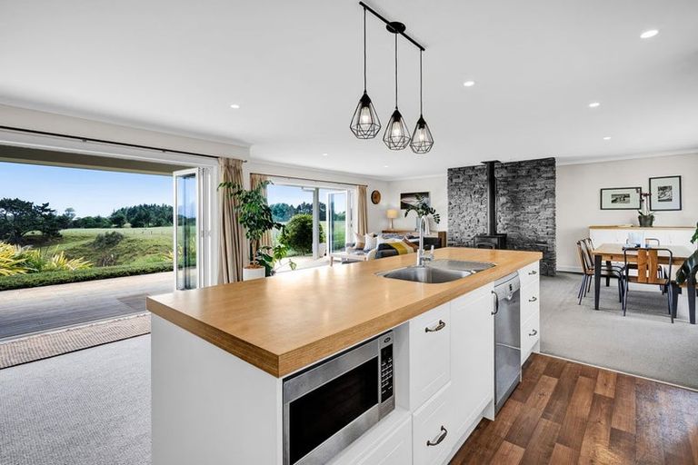 Photo of property in 167 Henwood Road, Paraite, New Plymouth, 4372