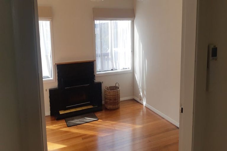 Photo of property in 78 Strathmore Avenue, Strathmore Park, Wellington, 6022