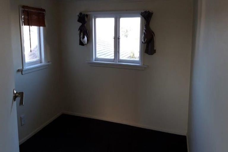 Photo of property in 27 Avonhead Road, Avonhead, Christchurch, 8042