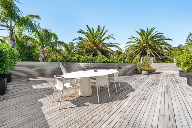 Photo of property in 360 Paremata Road, Whitby, Porirua, 5381