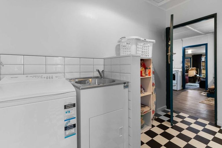 Photo of property in 129 Kainga Road, Kainga, Christchurch, 8083