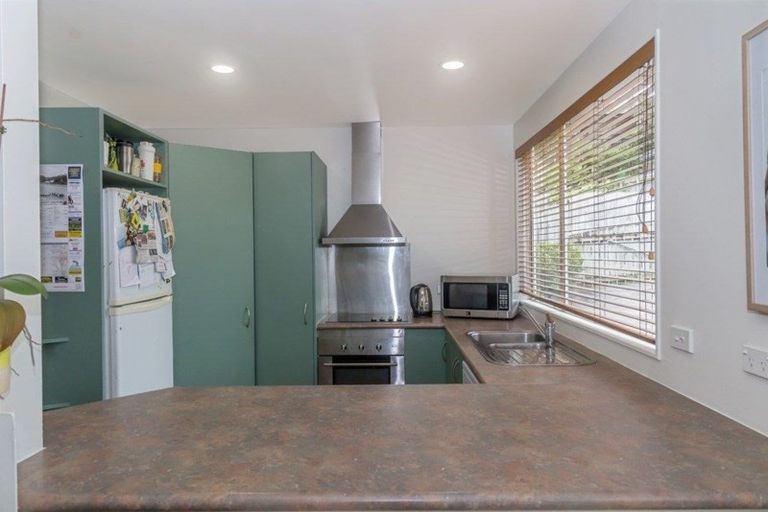 Photo of property in 18b Holiday Road, Stanmore Bay, Whangaparaoa, 0932