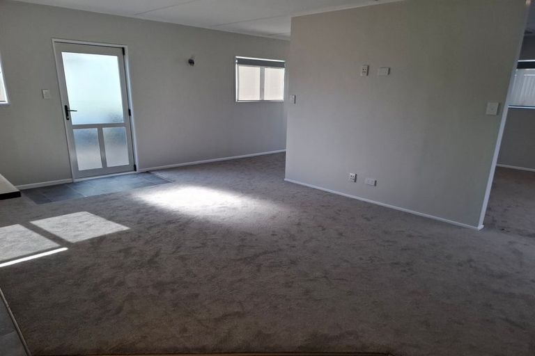 Photo of property in 69 Maplesden Drive, Clendon Park, Auckland, 2103