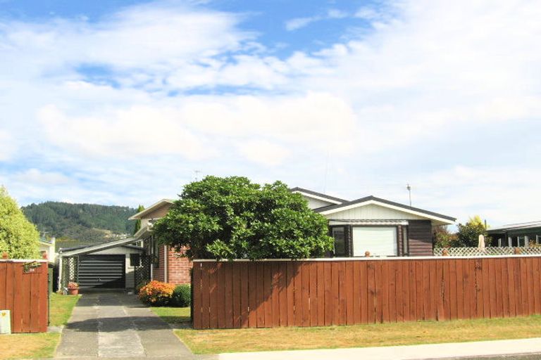 Photo of property in 25 Kiwi Street, Heretaunga, Upper Hutt, 5018