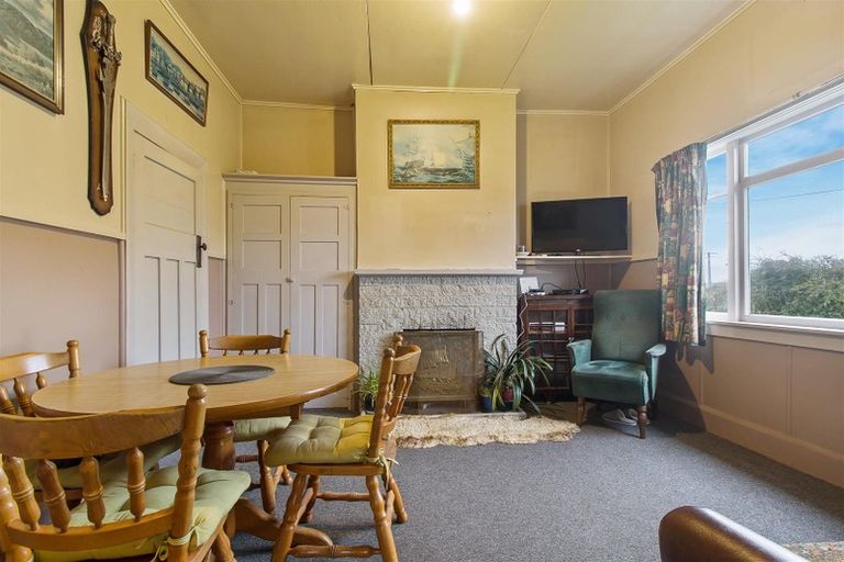 Photo of property in 17 George Street, Waimate, 7924