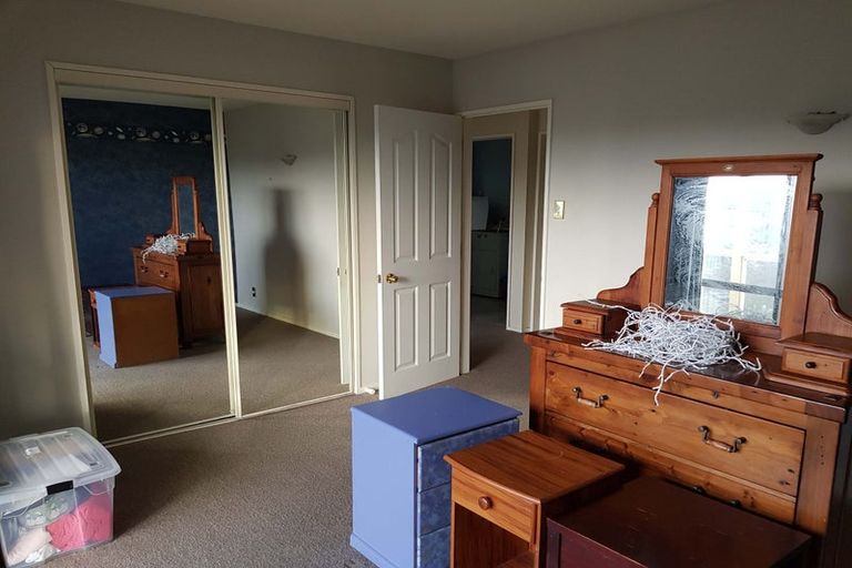 Photo of property in 19 Landsdowne Terrace, Karori, Wellington, 6012