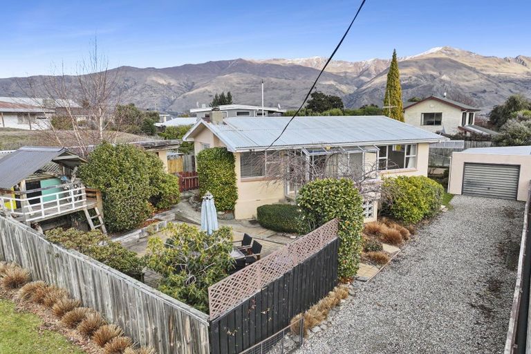 Photo of property in 60 Totara Terrace, Wanaka, 9305