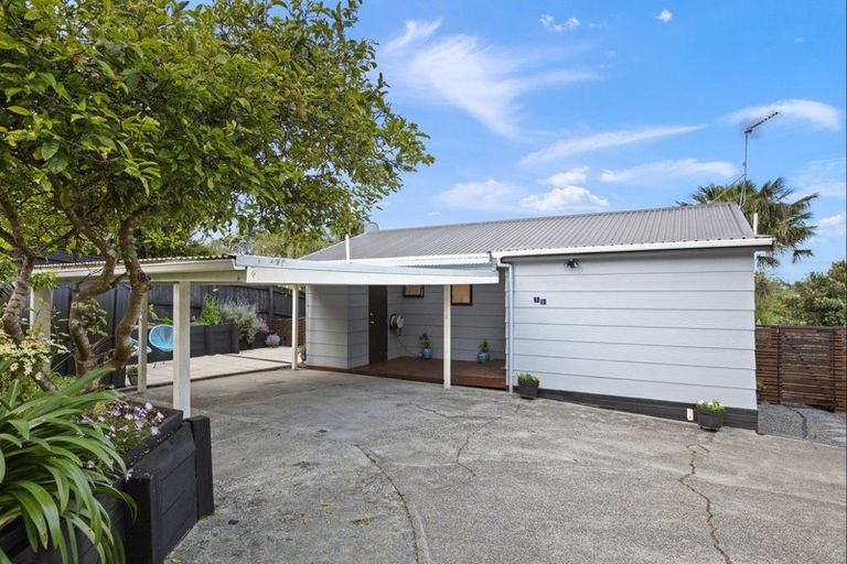 Photo of property in 5b Kauri Road, Stanmore Bay, Whangaparaoa, 0932