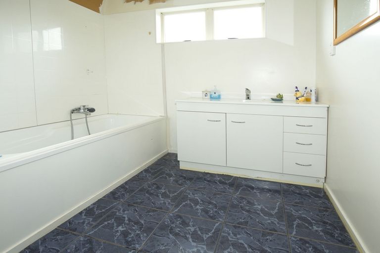 Photo of property in 1/16 Rushden Terrace, Red Beach, 0932