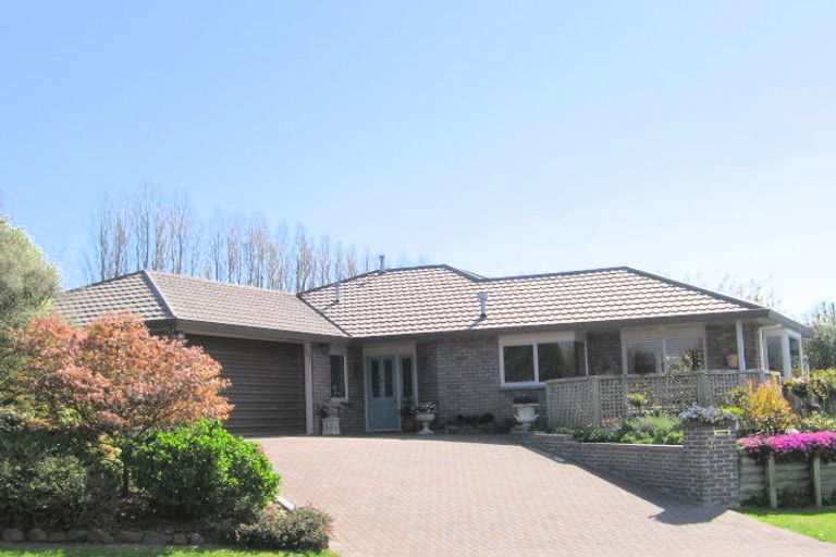 Photo of property in 3 Barraud Place, Pukehangi, Rotorua, 3015