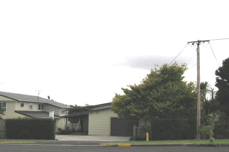 Photo of property in 308 Sunset Road, Windsor Park, Auckland, 0632