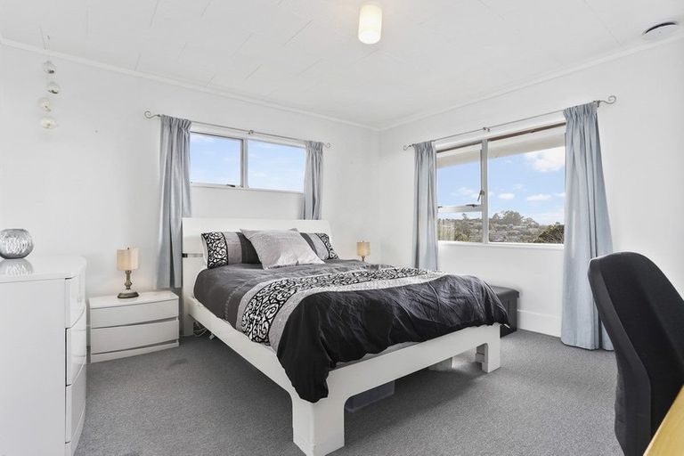Photo of property in 6a D'oyly Drive, Stanmore Bay, Whangaparaoa, 0932
