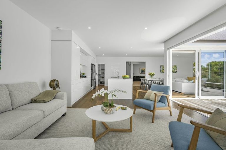 Photo of property in 23 Pukatea Street, Eastbourne, Lower Hutt, 5013