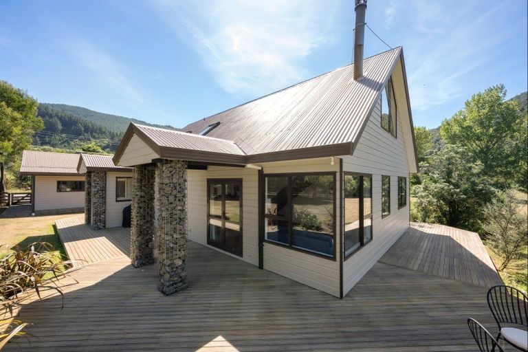 Photo of property in 28 Lady Cobham Grove, Anakiwa, Picton, 7281