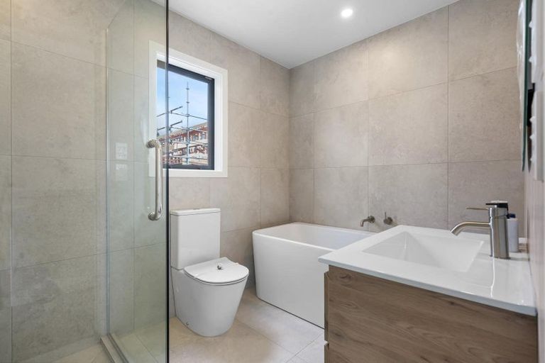 Photo of property in 4 Taipahitini Road, Rosehill, 2113