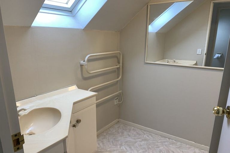 Photo of property in 1/15 Memorial Avenue, Ilam, Christchurch, 8053