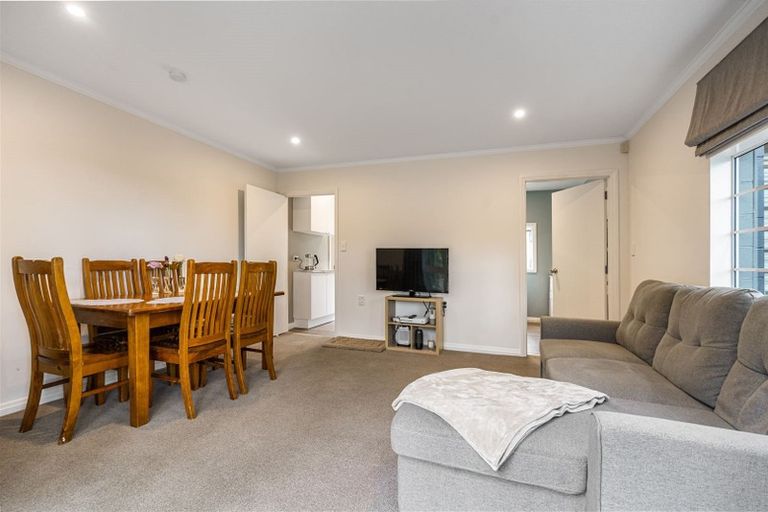 Photo of property in 1/18 Coroglen Avenue, Birkenhead, Auckland, 0626