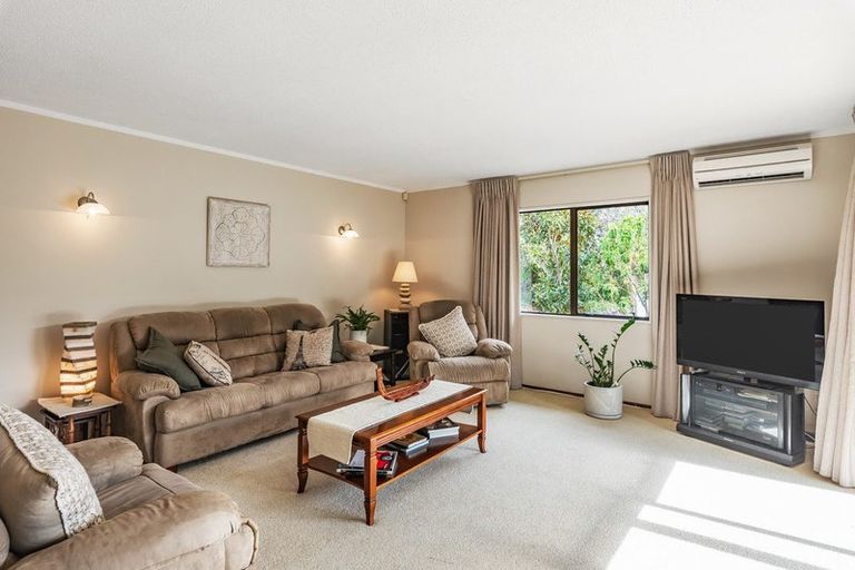 Photo of property in 15 Windsor Avenue, Waikanae, 5036