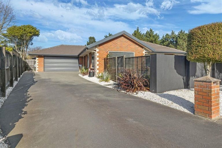 Photo of property in 5 Amoka Crescent, Parklands, Christchurch, 8083