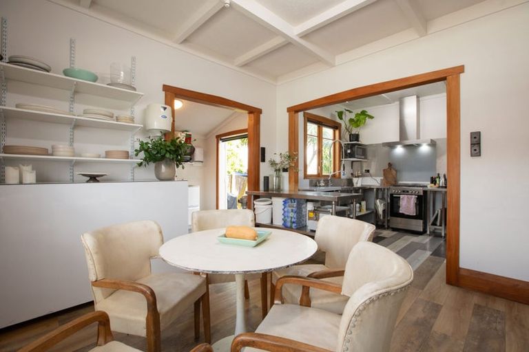 Photo of property in 180 Cambridge Road, Hillcrest, Hamilton, 3216