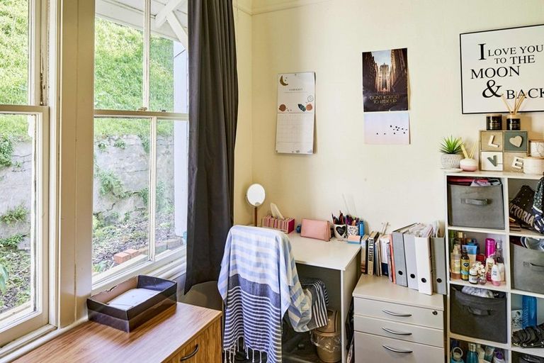 Photo of property in 151 Kelburn Parade, Kelburn, Wellington, 6012