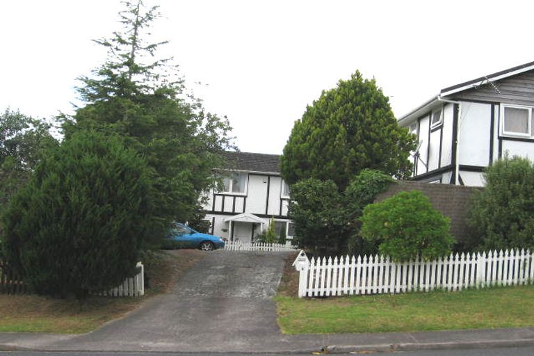 Photo of property in 1/15 Lynn Road, Bayview, Auckland, 0629