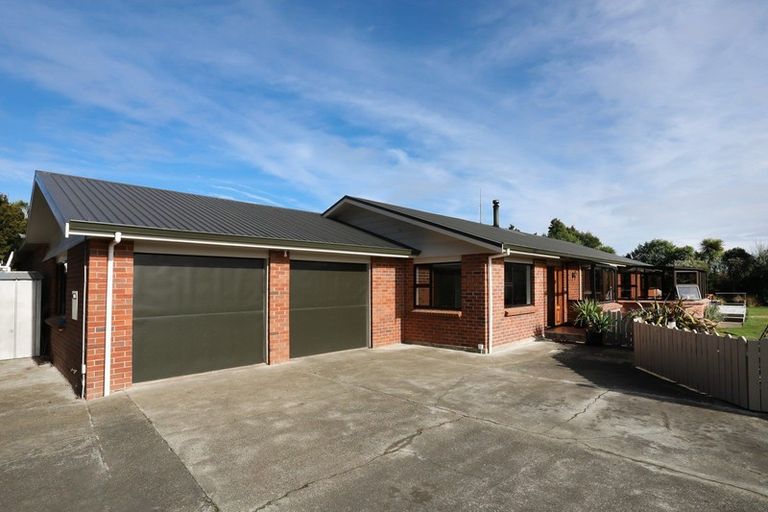 Photo of property in 10 Tui Place, Otatara, Invercargill, 9879