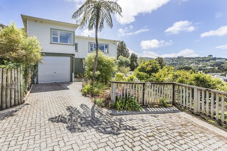 Photo of property in 8 Allington Road, Karori, Wellington, 6012