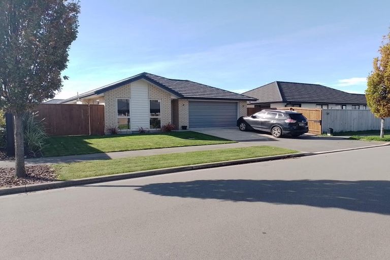 Photo of property in 71 Bradwell Crescent, Halswell, Christchurch, 8025