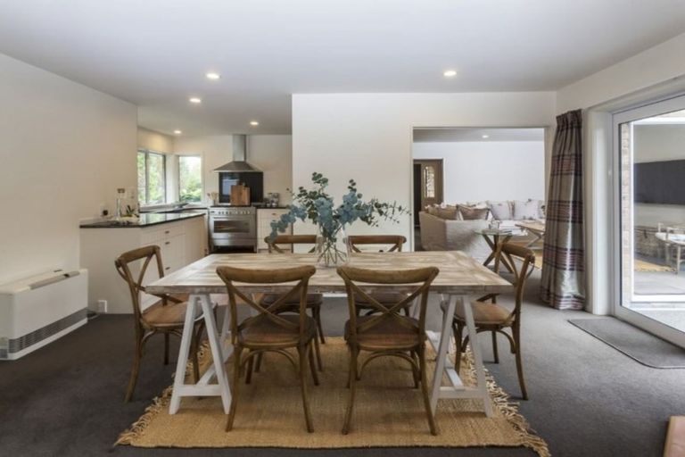 Photo of property in 33 Lakewood Drive, Burwood, Christchurch, 8083