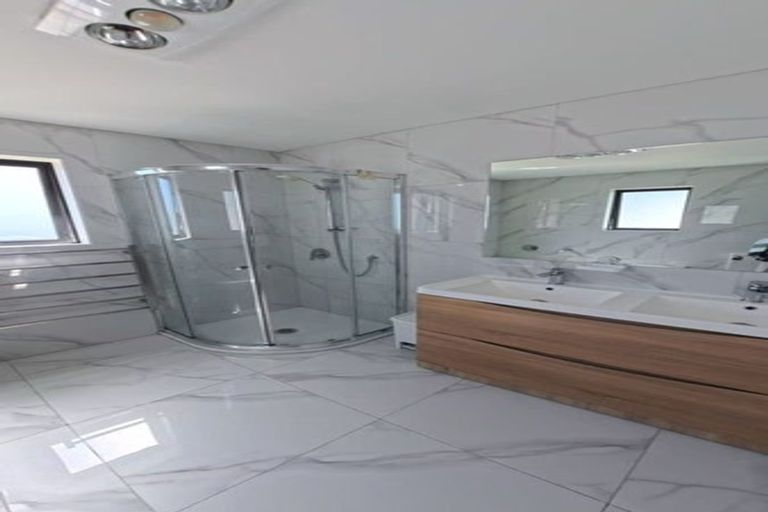 Photo of property in 11 Pihoihoi Place, Hobsonville, Auckland, 0616