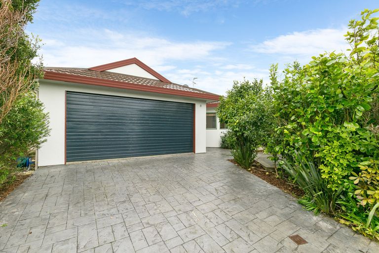 Photo of property in 8 Lingard Grove, Brooklyn, Wellington, 6021