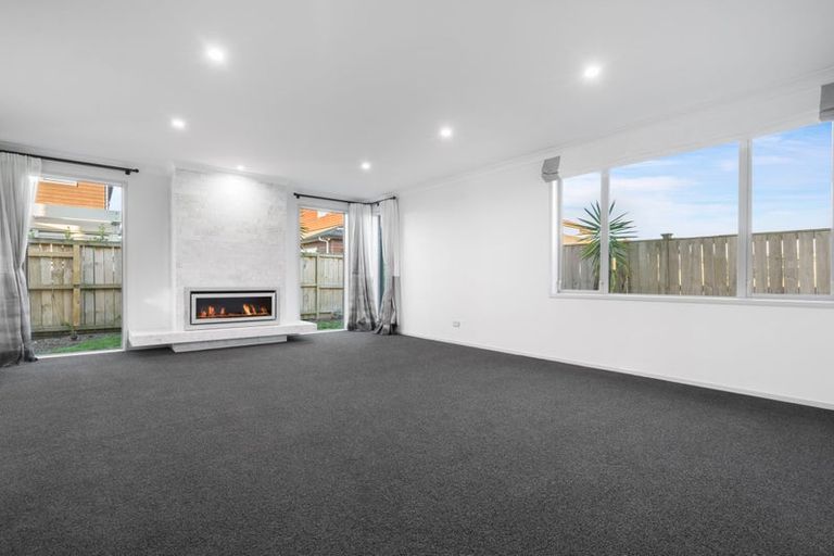 Photo of property in 18 Milano Boulevard, Karaka, Papakura, 2113