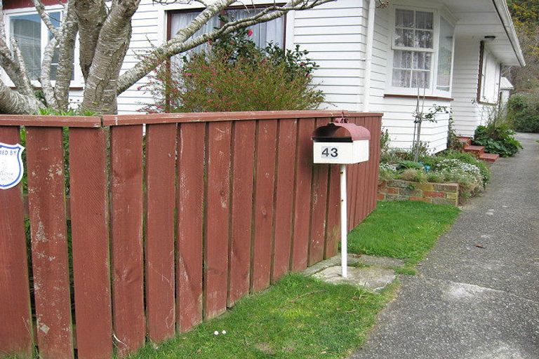 Photo of property in 43 Parenga Street, Wainuiomata, Lower Hutt, 5014