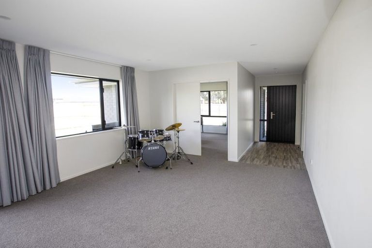 Photo of property in 26 Russell Lilley Drive, Rolleston, 7614