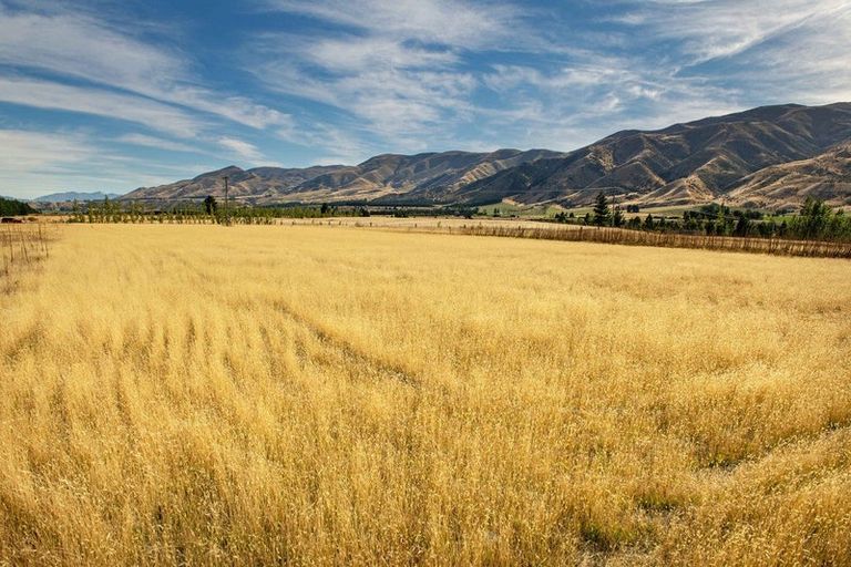 Photo of property in 3166 Luggate-cromwell Road, Queensberry, Cromwell, 9383