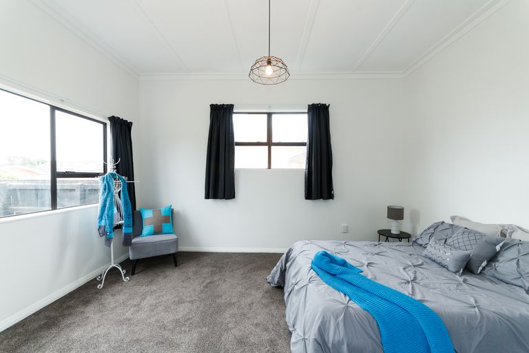 Photo of property in 43 Wood Street, Takaro, Palmerston North, 4410