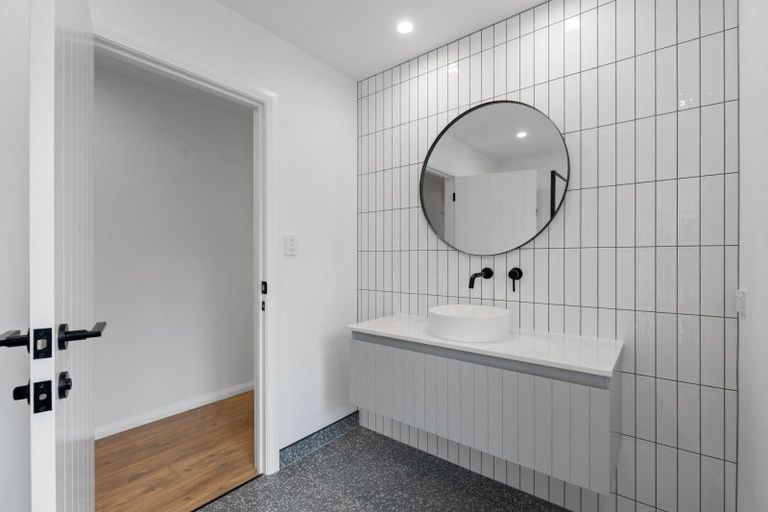 Photo of property in 43 Coutts Way, Fitzherbert, Palmerston North, 4410