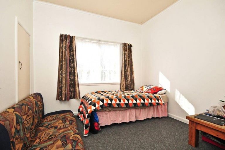 Photo of property in 21 Forest Lake Road, Forest Lake, Hamilton, 3200