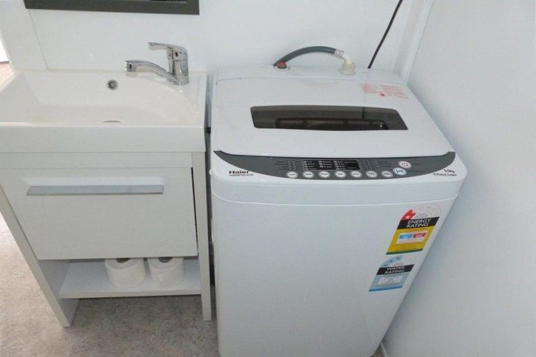 Photo of property in 150 One Tree Point Road, One Tree Point, 0118