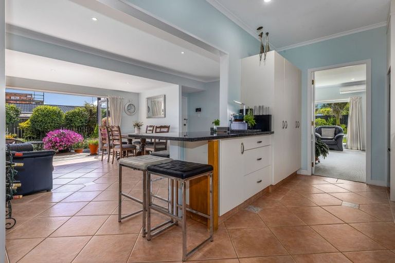 Photo of property in 6 Leybourne Avenue, Waikanae, 5036