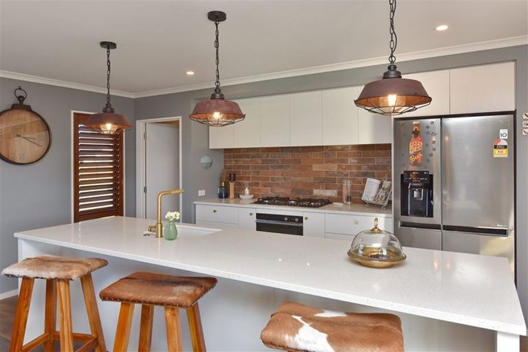 Photo of property in 40 Watkins Drive, Rangiora, 7400