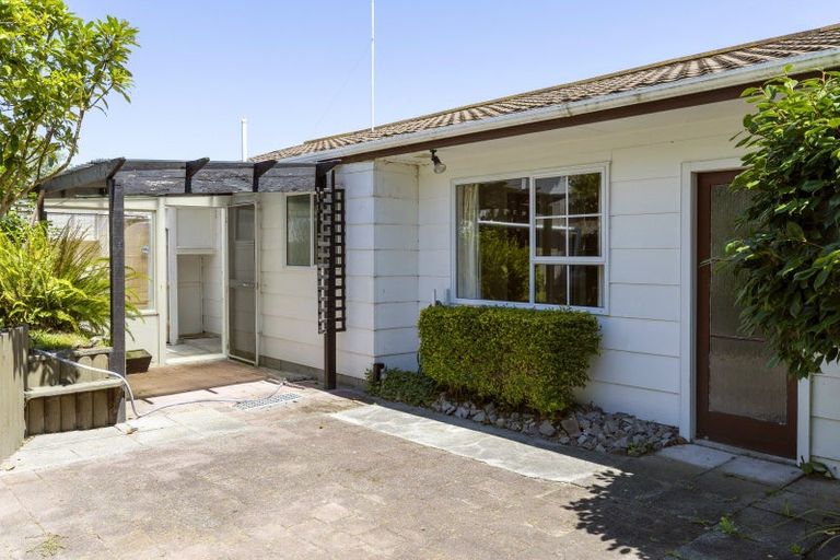 Photo of property in 2/26 Hammersmith Street, Richmond Heights, Taupo, 3330