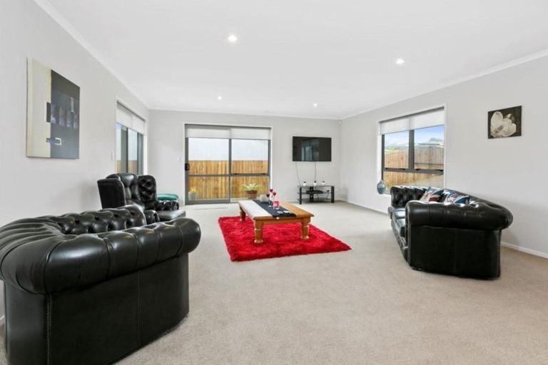 Photo of property in 27 Ballintoy Park Drive, Welcome Bay, Tauranga, 3175