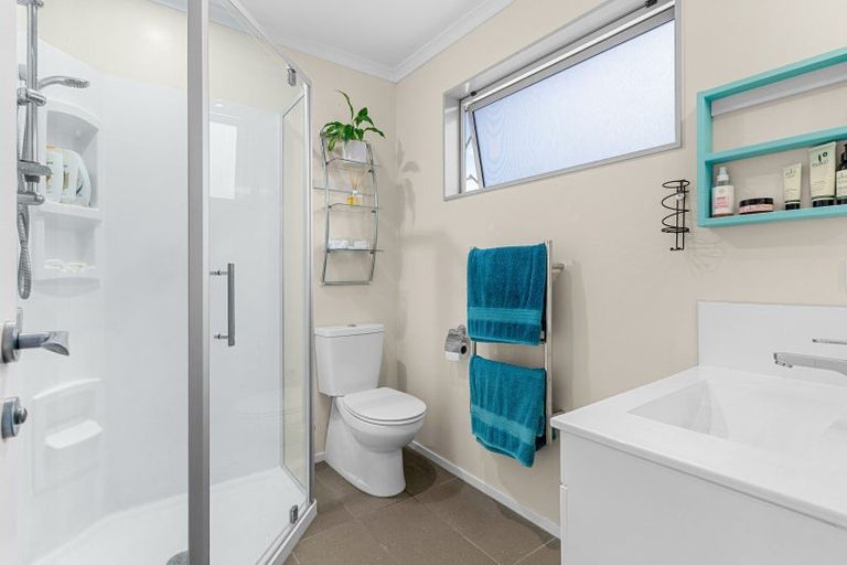 Photo of property in 23 Key West Drive, One Tree Point, 0118